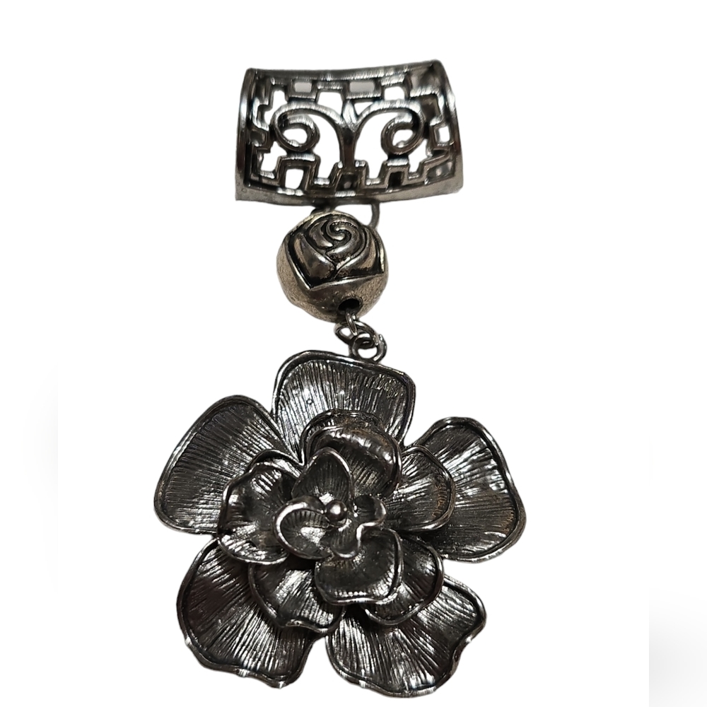 Vintage Scarf Pendent L11